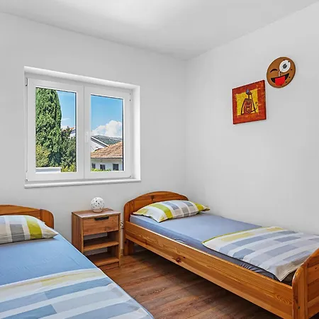 2 Bedroom Pet Friendly In